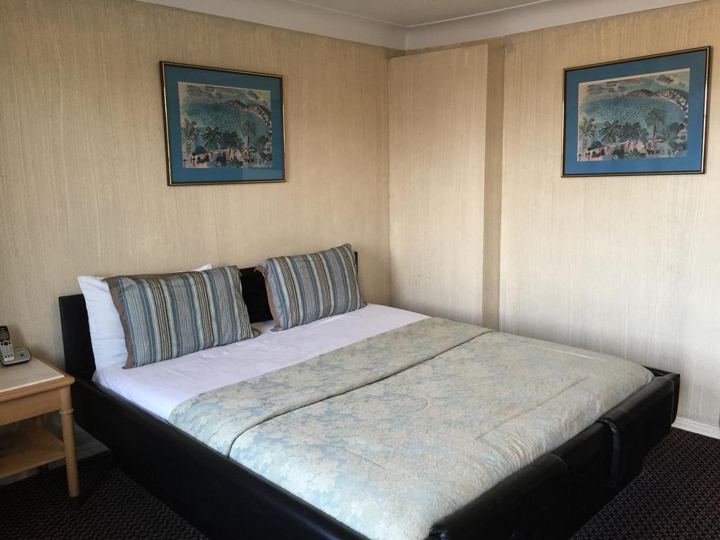 Mayflower Motel Kitchener Room photo